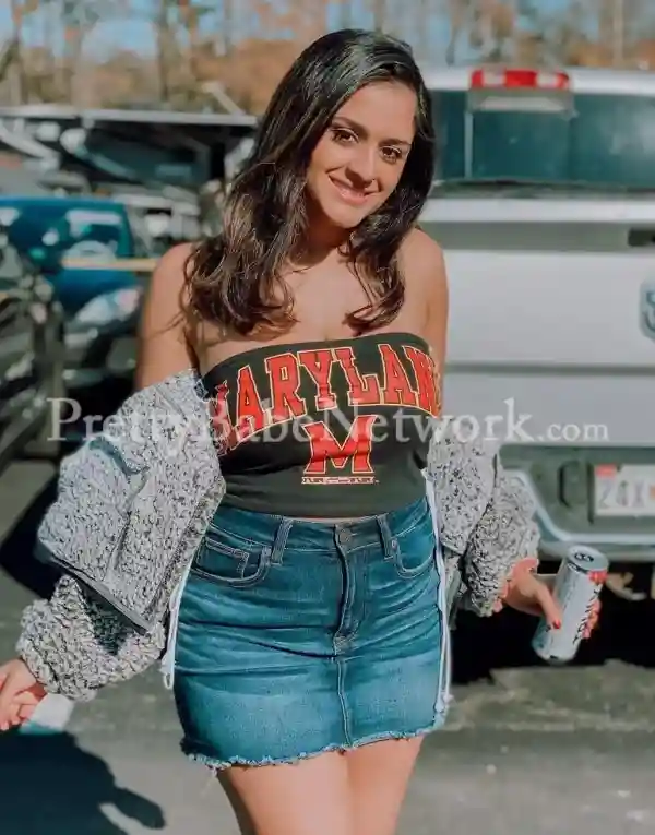 Flight Attendant Amrita—One of the Top Air Hostess Escorts in Noida for Sex Meetups