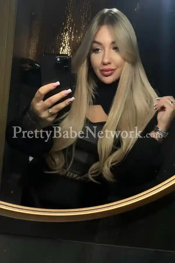 I'm Angelika, Polish Air Hostess Escort Now in Lake Town, Kolkata for GFE & Lovemaking