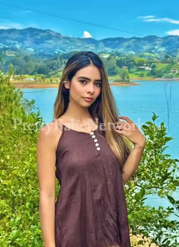 Former Air Hostess and Independent Escort Kanishka in Sector 75