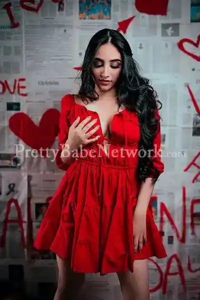 Air Hostess Escort Manisha! Call Me for A-Level, French Kissing, Erotic Massage Services