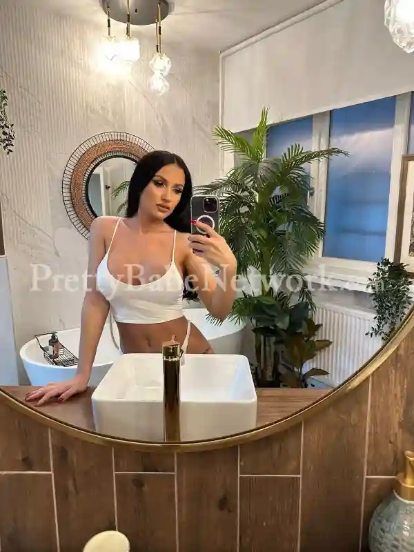 Kazakh Air Hostess & Escort Now in South City Mall, Kolkata for Hookup Services