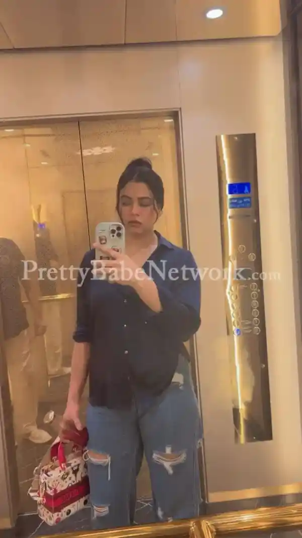 Riya Sharma – Elegant Air Hostess Escort Near Goa Airport | Premium Indian Companion