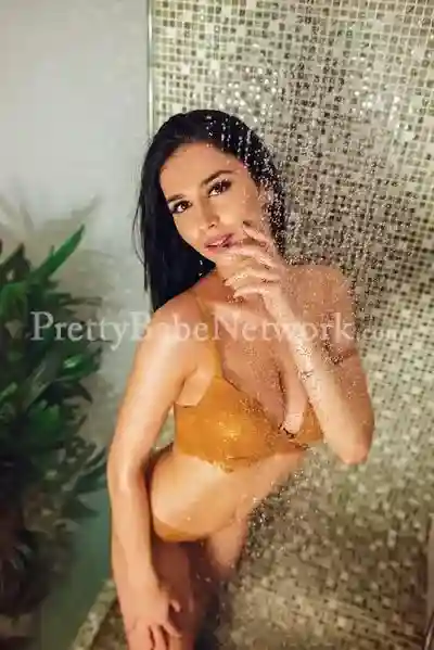 Call Me! Colombian Escort Adora Exceptional Services Taltala, Kolkata