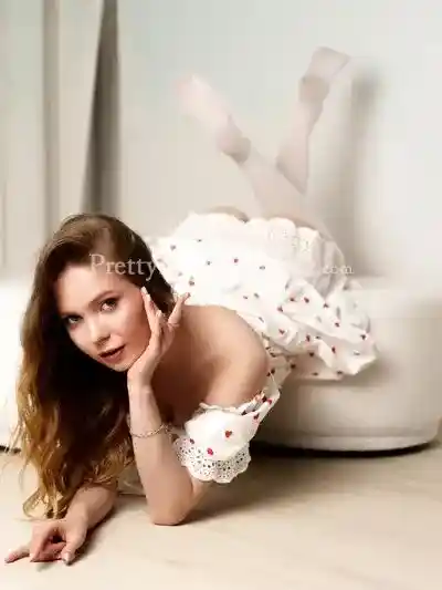 satisfy-your-sexual-fantasies-with-young-female-escort-amber-1