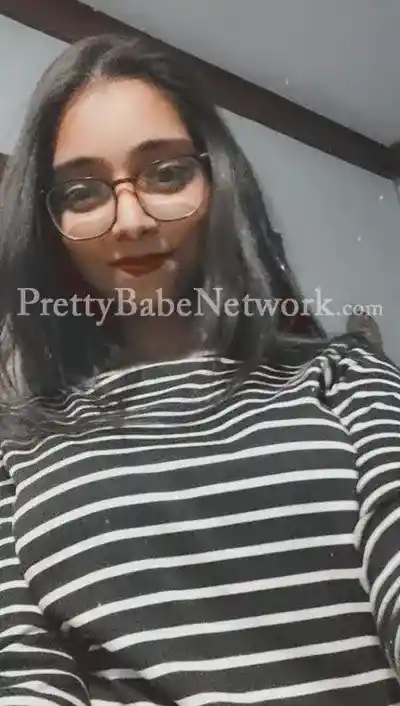 Deepali - Young College Girl Escort in Hyatt Regency Hotel Mumbai