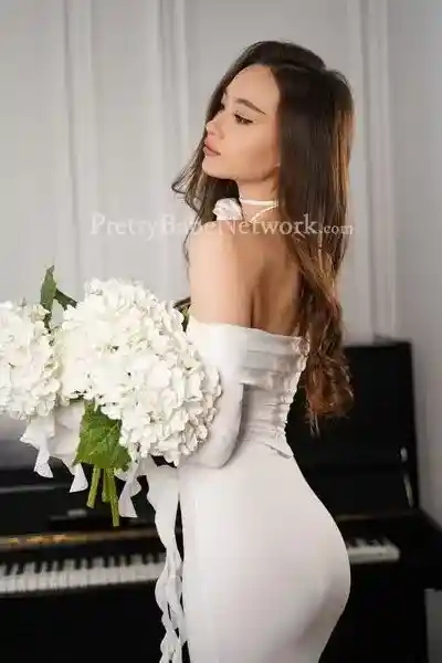 24-Year-Old College Call Girl Ishi is Ready to Showcase You Her Sexiness