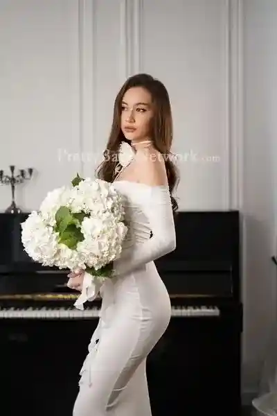 24-Year-Old College Call Girl Ishi is Ready to Showcase You Her Sexiness