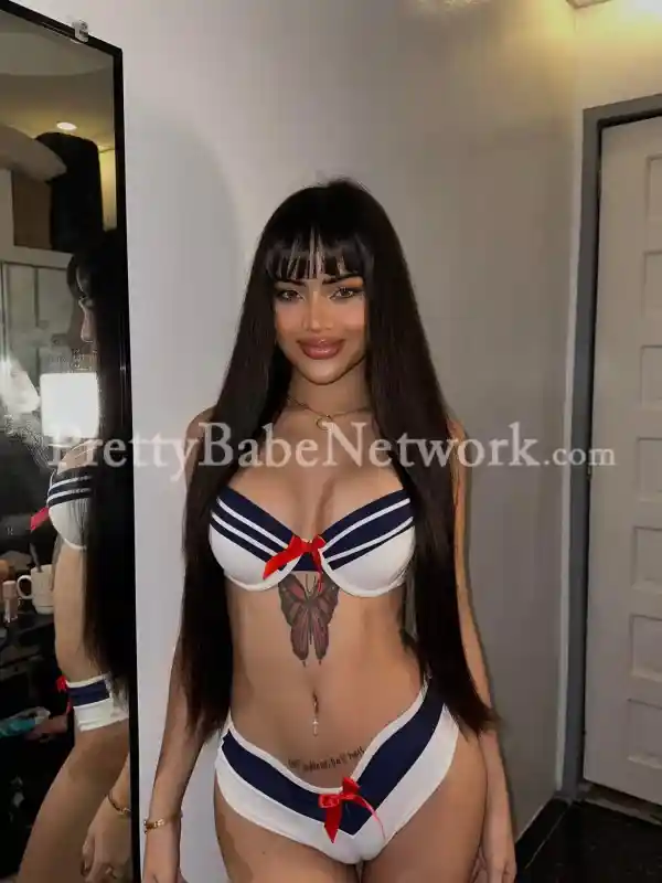 Call Mariyah Independent College Girl & Iraqi Escort Based in Kolkata for Hookup Nights