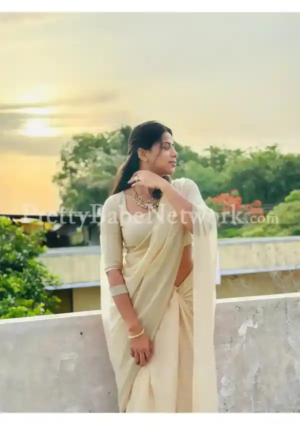 I am Niyati - Independent Dum Dum Escort! Call for Satisfying Climax