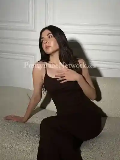 Young Escort Piu Available for Cam Sex & Real Meets in IndiSmart Hotel, Kolkata