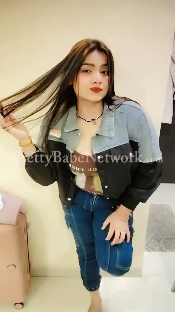 Hi I'm Priya Roy independent college girl - Indian escort in Mumbai