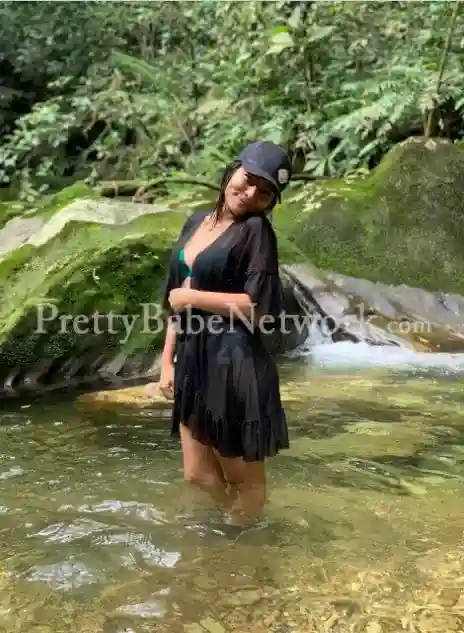 Engineering Student Renu—College Call Girl in Noida for GFE & Short-Term Relationship