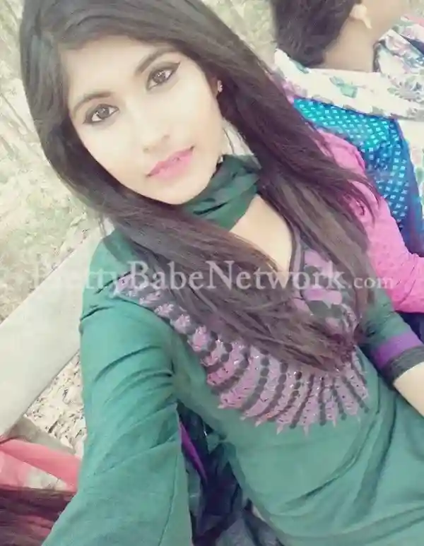 College Student Sonal—Young Call Girl in Noida Sector 18 for Girlfriend Experience