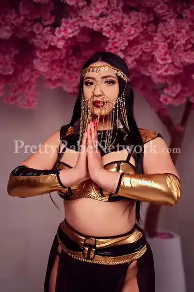 saudi-arabian-belly-dancer-and-independent-escort-alishba-for-private-parties-1
