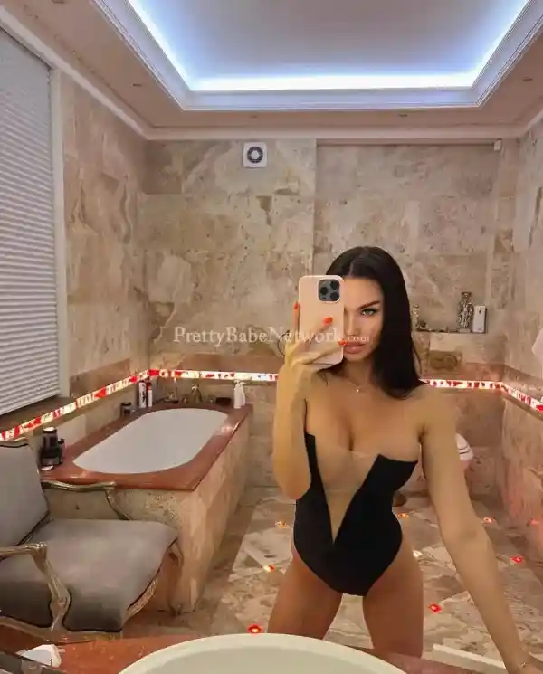 daryna-instagram-celebrity-escort-works-independently-1