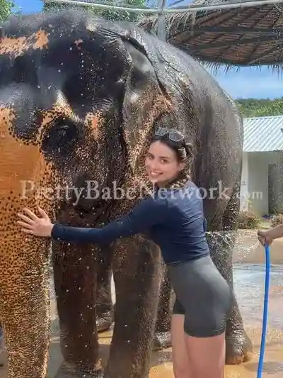 Exclusive Call Girl Unnati—Get Independent Escort in Gaur City for Incall/Outcall