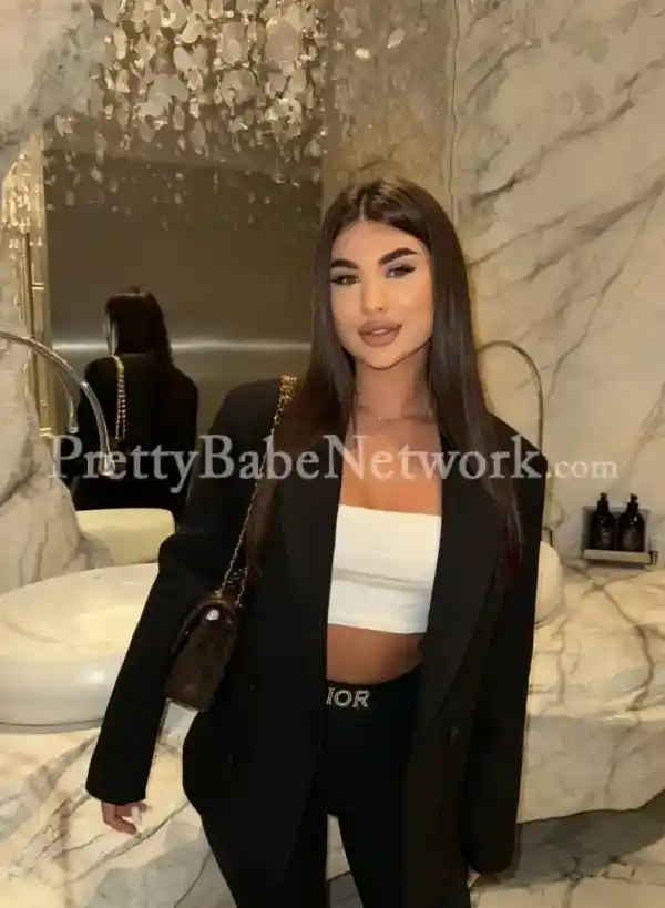 xany-female-exclusive-escort-from-finland-at-noida-escort-agency-2