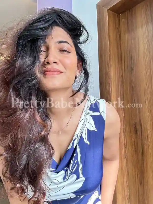 hey-im-bhavya-your-high-class-call-girl-staying-in-lalit-hotel-kolkata-1