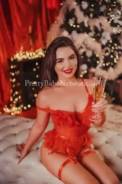 Italian Escort Francis Offers a Body-to-Body Massage and 69 Session