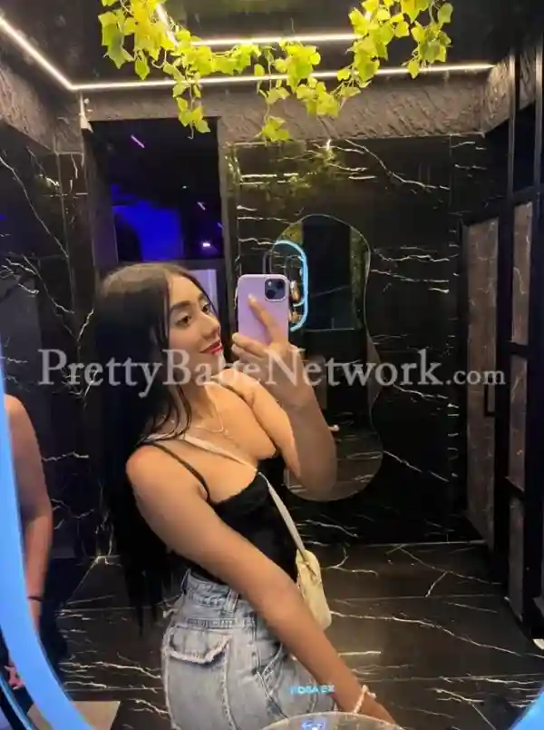Shweta—One of the Luxury High-Profile Escorts in Malabar Hill for Meetups