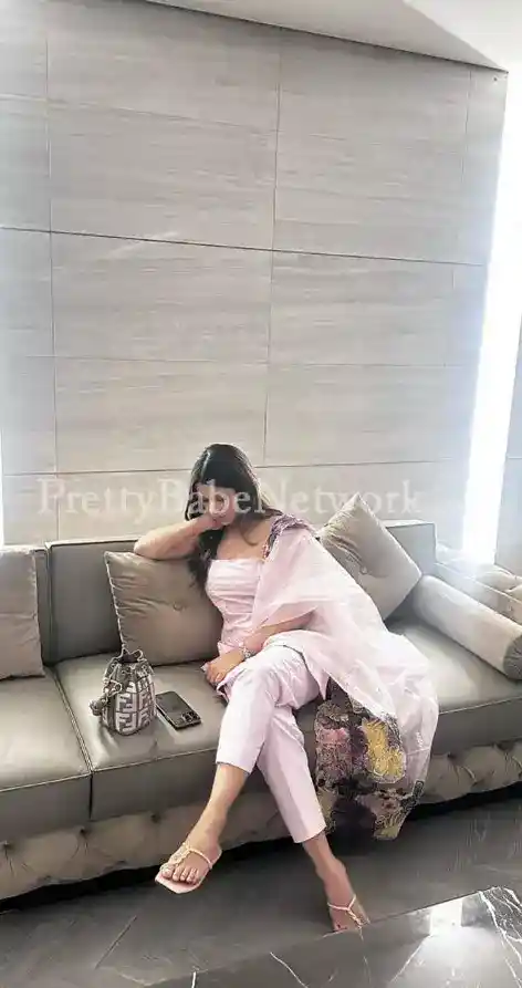 i-nishika-indian-independent-escort-living-near-sonagachi-kolkata-roleplay-sex-69-4