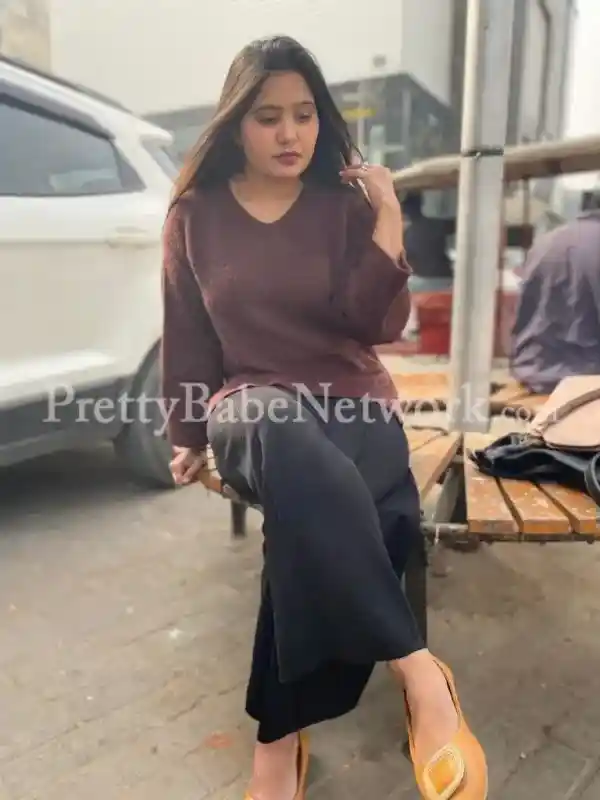 Genuine Model & Independent Kolkata Escort Avni in Holiday Inn Hotel