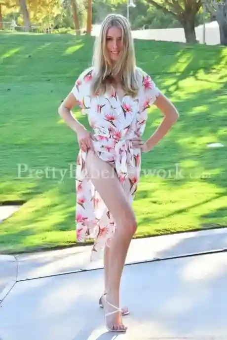 dennia-wild-sexy-russian-model-escort-in-candolim-beach-for-unforgettable-nights-1