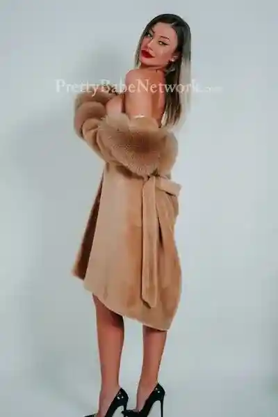 Enjoy Varieties of Erotic Services by Brazilian Escort Lara in Kolkata