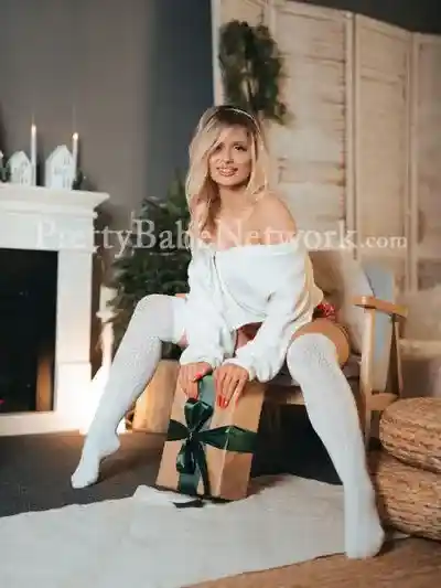 Blonde Ukrainian Escort Oksana in Santacruz Mumbai For Sex Meets