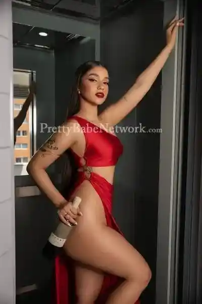 hey-im-shakira-your-perfect-travel-companion-sex-partner-on-bed-1