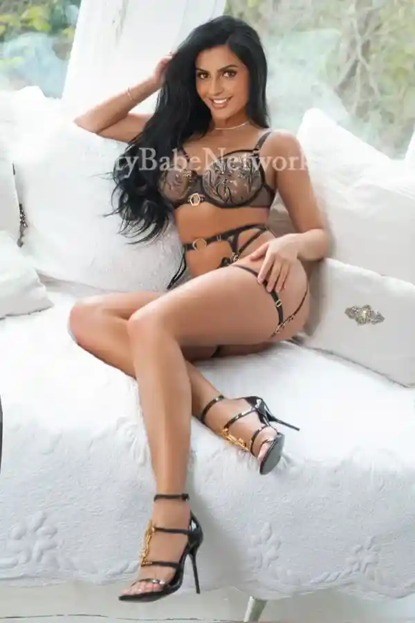 Meet Alexandra Russian Escort in 5-star Hotels for Private Hookups