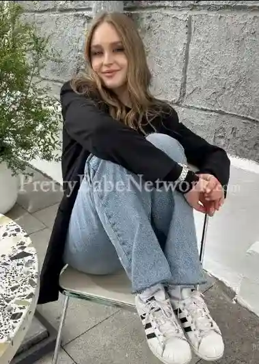 Young Russian Escort Girl Amanda in Chembur For Erotic Entertainment