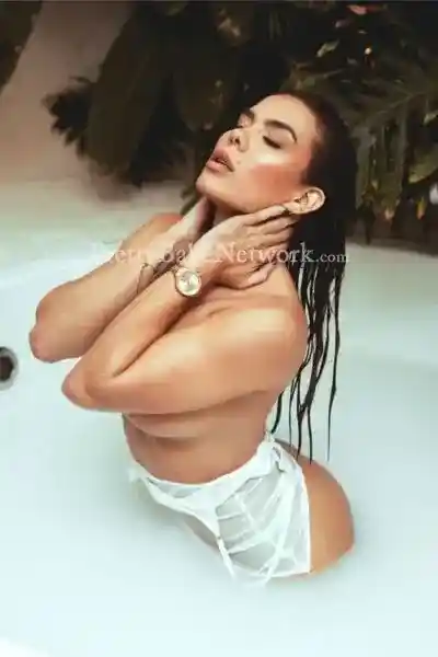 Plan an Intimate Evening With Russian Escort Clarisa on a Phone Call