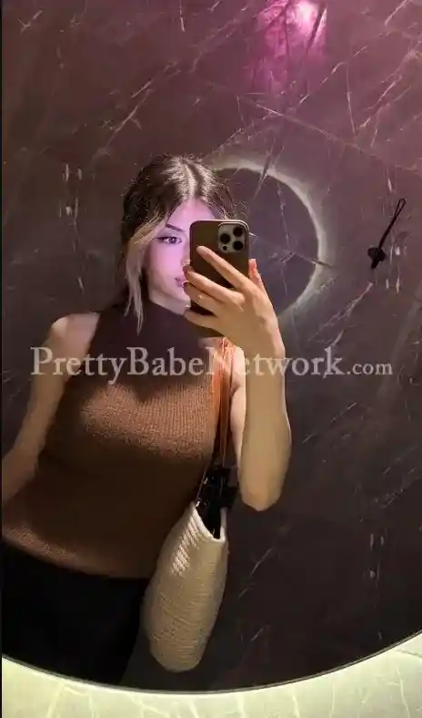 ulyana-featured-russian-escort-available-near-noida-sector-18-metro-station-10