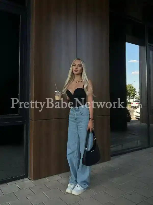 Yana - Just Arrived Kolkata Russian Escort in Esplanade 5* Hotels! Sex Hookups