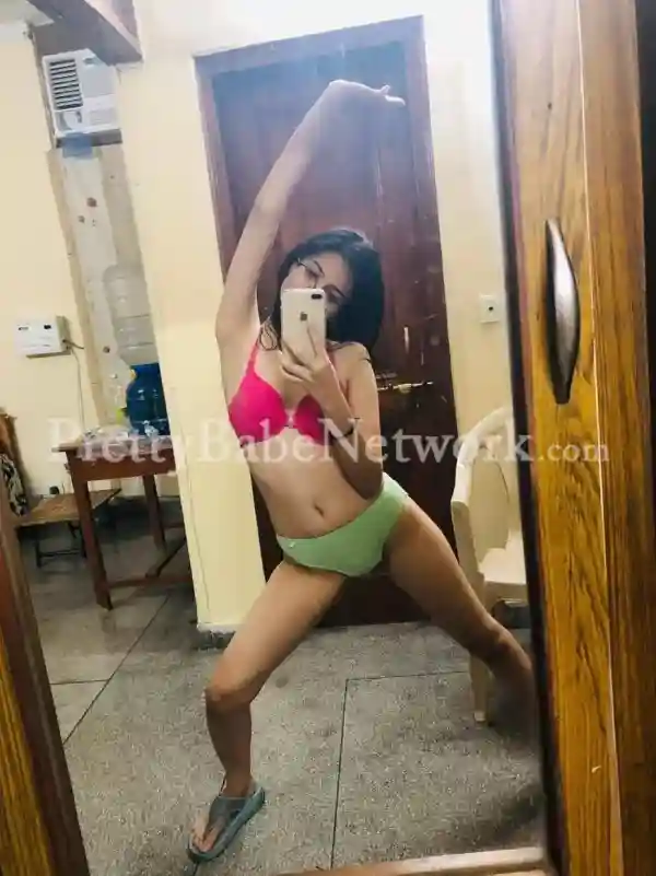 sexy-indian-girl-aparna-slim-escort-in-mumbai-near-goregaon-1