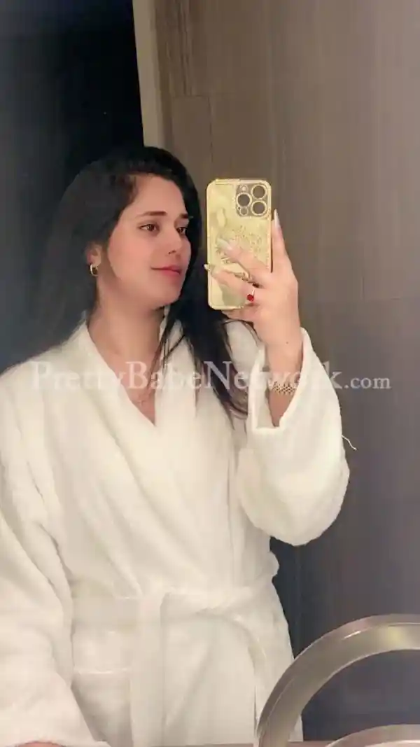 Independent Working Woman Harleen Bhullar—VIP Escort in Goregaon
