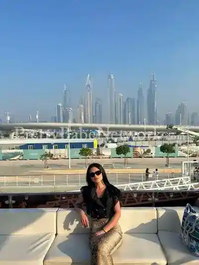 Hire Greater Noida VIP Escort Himani for International Travel and Sex Companion