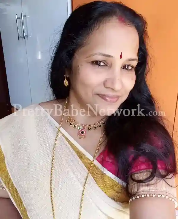 Bengali sexy aunty video call service - Indian escort  in Kolkata