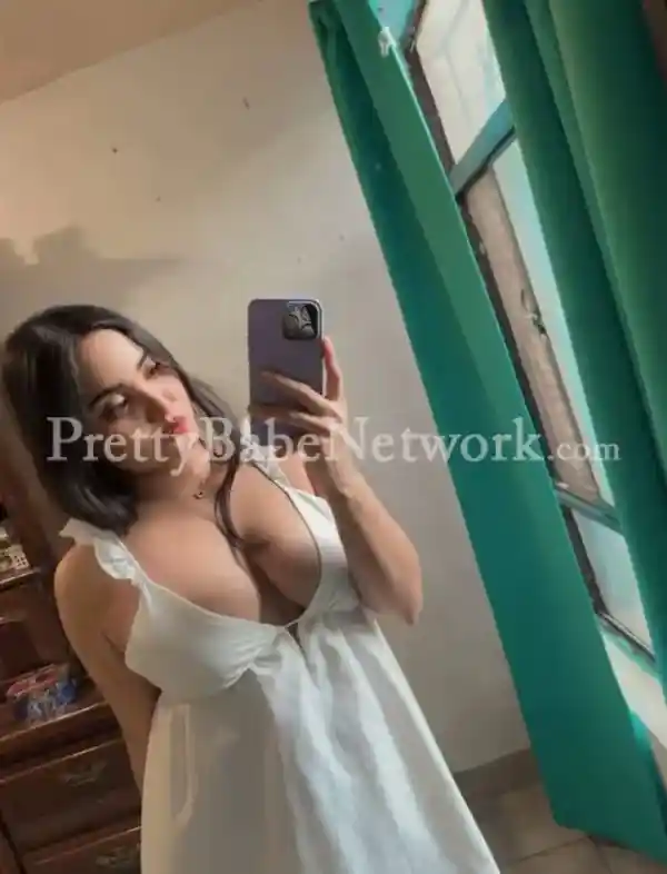 Most Favorite Bengali Housewife Escort in Your Town Kolkata, Minakshi