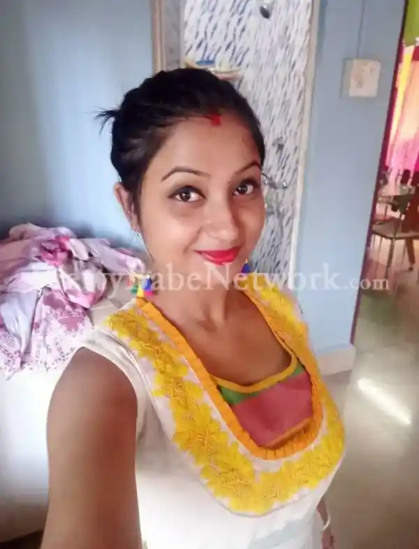 rekha-newly-married-housewife-escort-in-noida-sector-137-for-private-moments-1