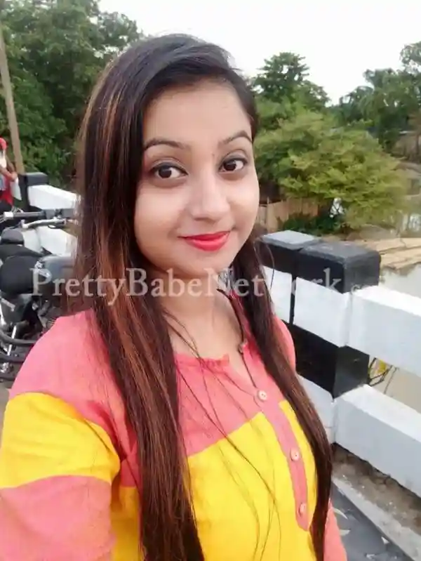 Rekha—Newly Married Housewife Escort in Noida Sector 137 for Private Moments