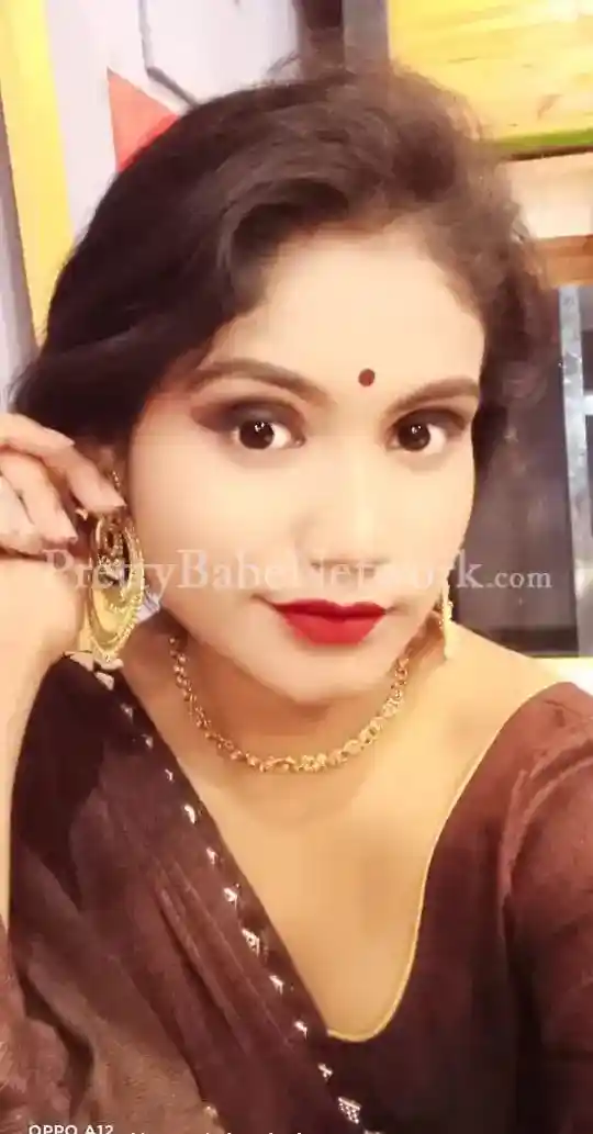 Rinki—Desi Housewife Cum Bhabhi Escort in Noida at Sector 19