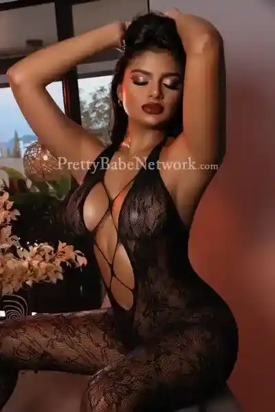 Romanian Escort Sienna Available for Intimate Incall and Outcall Service in Chingrighata, Kolkata