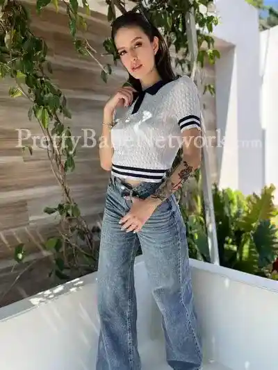 Young American Escort Girl Anna For Ideal Companion