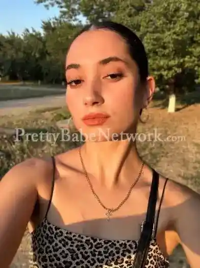 Siddhi—One of the Young Escorts in Mumbai Near Churchgate for Casual Dates