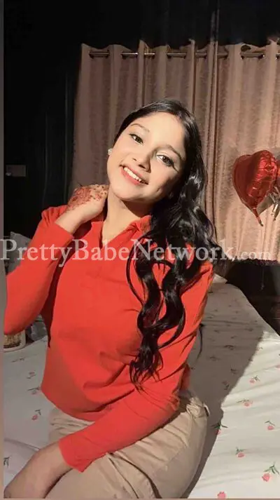 Hire our independent escort Jasmin Oberoi to make your night spicy in Goa city