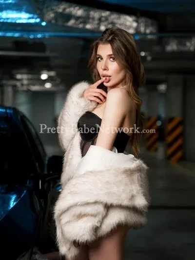 High Class Escort Harshita Offers Dating and Hookup Services in Kolkata