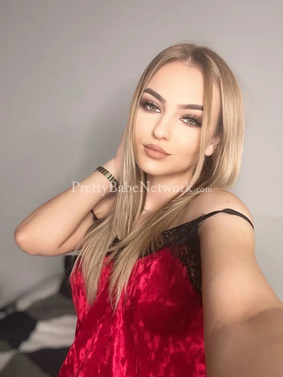 Meet High-Class, 18-year-old Independent Ukrainian Girl