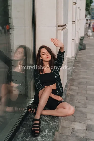 Hire Sugar Baby Belarus Escort Alaksandra in Kolkata for Sexual Fun